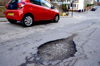 AA ‘piles pressure’ on Grayling over potholes image