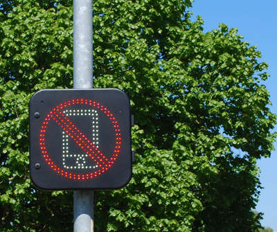Get off the phone! Norfolk signs warn drivers image