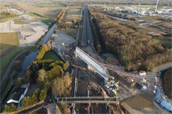HS2 completes world-first bridge slide over M42 image