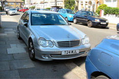 Ministers seek middle path on pavement parking image