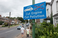 Nearly a quarter of drivers admit to idling  image