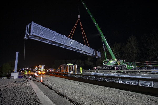 Overnight sensation: New superspan gantry in place on M6 image