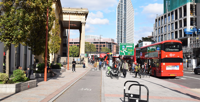 Minister halts roll-out of 'floating' bus stops